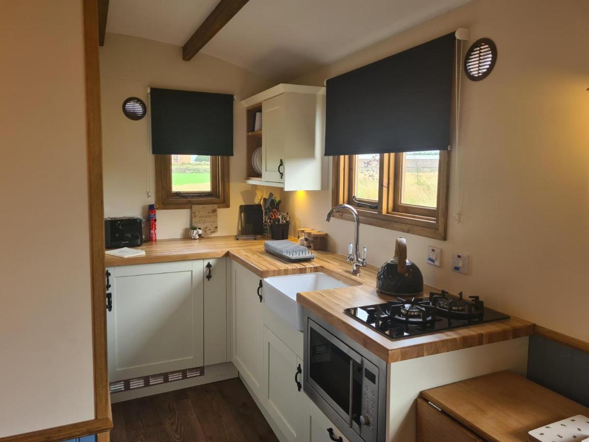Boyce Fen Farm Retreat Glamping & Fishery Villa Уисбийч Екстериор снимка