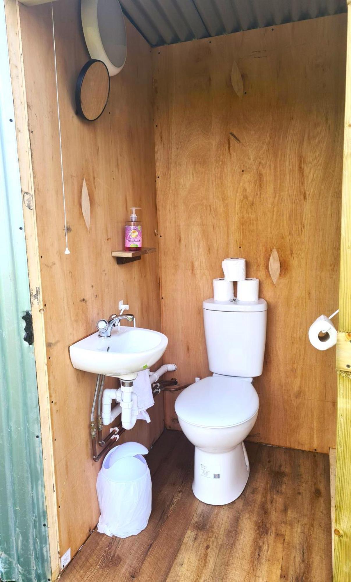 Boyce Fen Farm Retreat Glamping & Fishery Villa Уисбийч Екстериор снимка